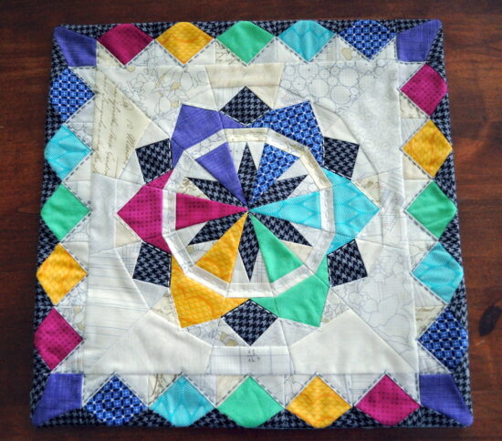 Celesial Star pillow, with included border pattern by Diane Bohn, @fromblakpages